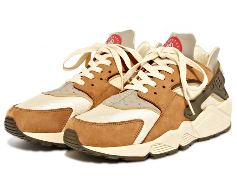 Nike And Stussy Are Bringing Back Their First Sneaker Collab From 00 Nike And Stussy Are Bringing Back Their First Sneaker Collab From 00