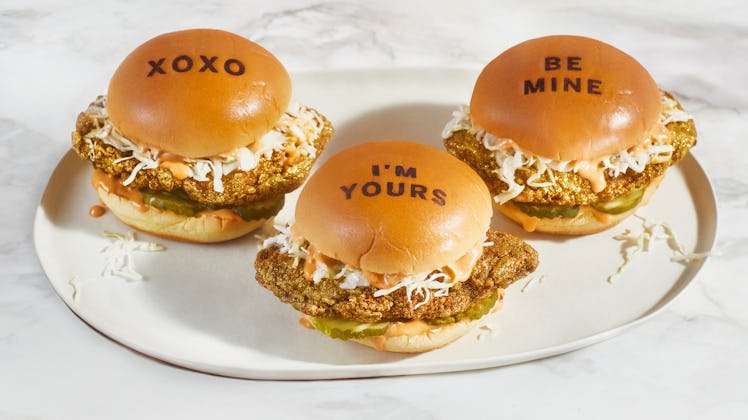 Fuku's Rose Gold Chicken Sandwich for Valentine's Day 2021 is so extra. 