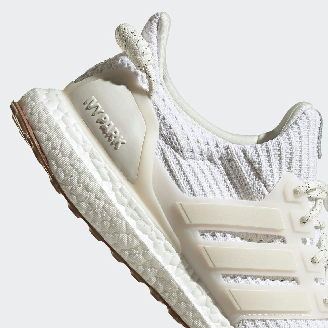 Ultra boost hot sale og white