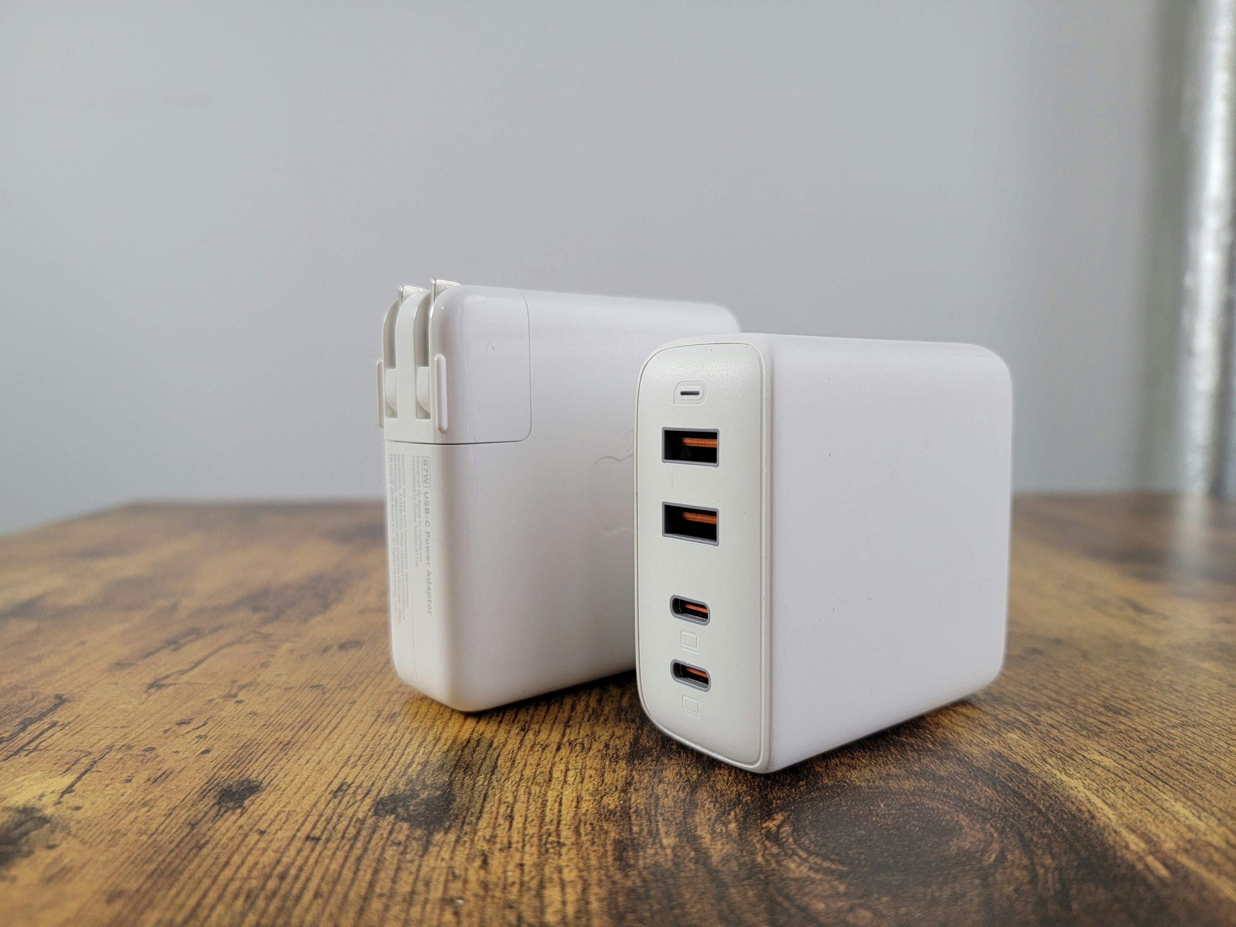 A photo of an Aukey Omnia Mix4 charging brick.