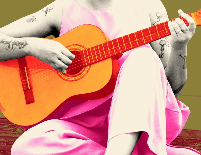 Here are tips for mastering the guitar if you're a beginner.