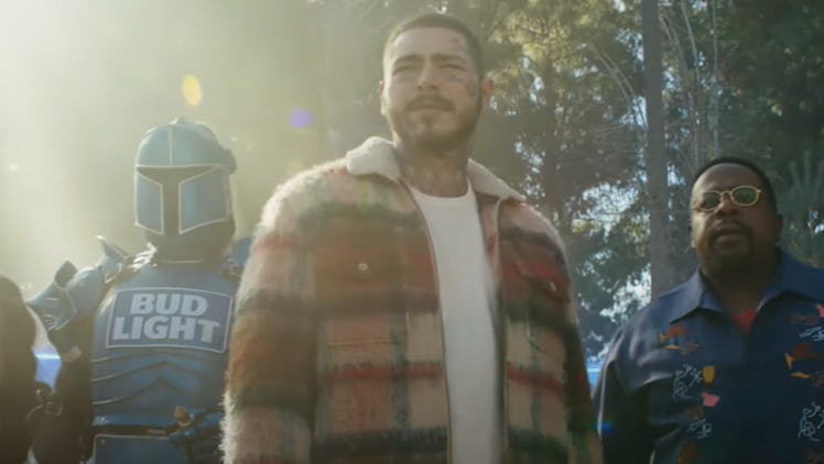 The tweets about Post Malone's hair in Bud Light's 2021 Super Bowl ad are here for his look.