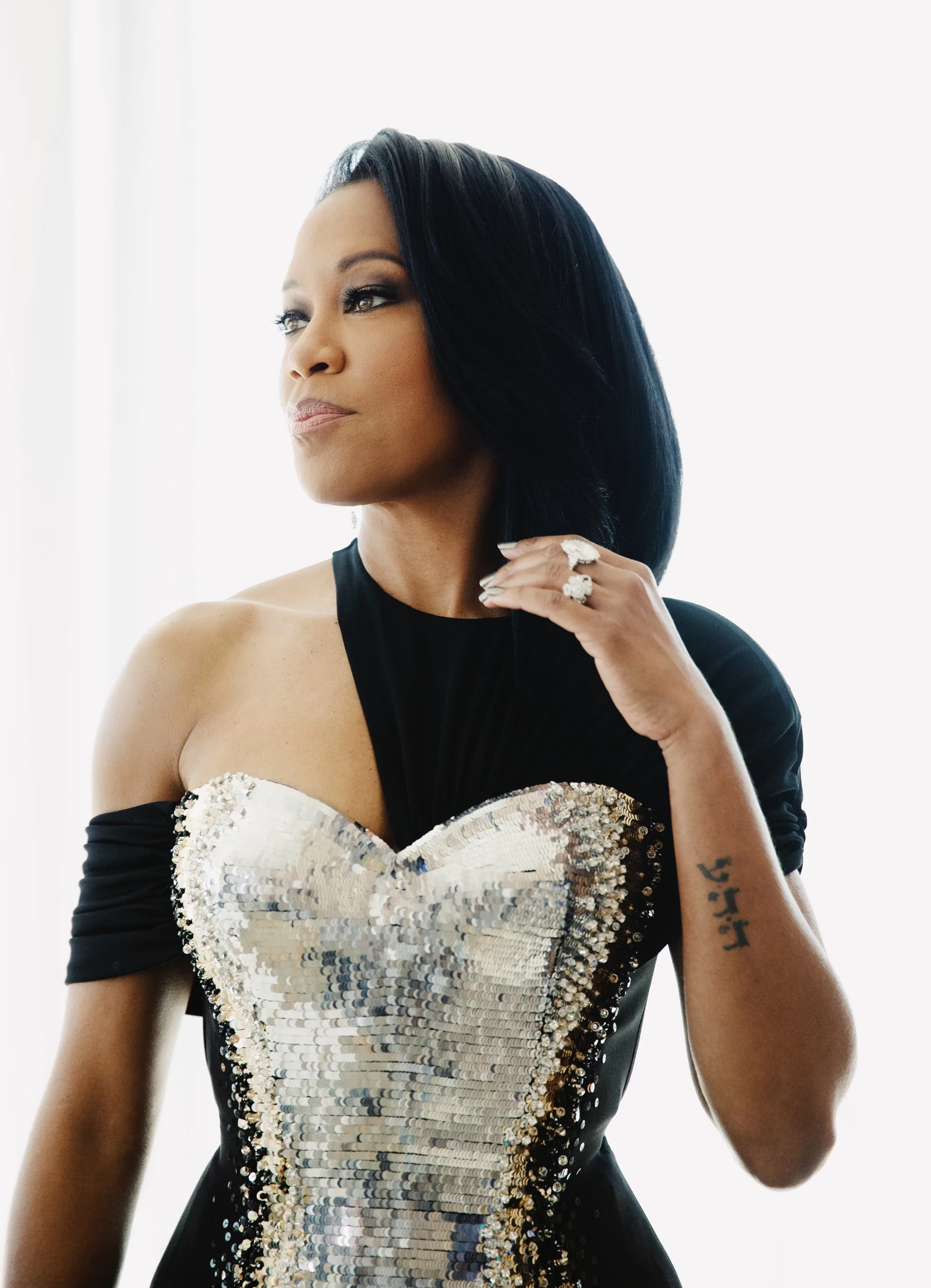 Regina King's 2021 Golden Globes Look Included $2 Million In Diamonds