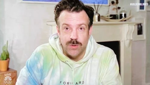 Jason Sudeikis in a tie dye hoodie at the 2021 Golden Globes