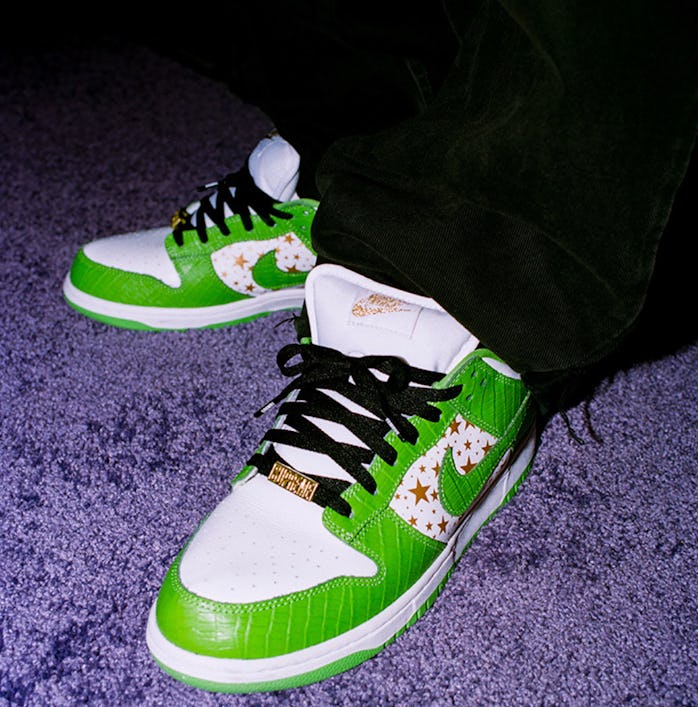 Supreme dunks 2003 sales