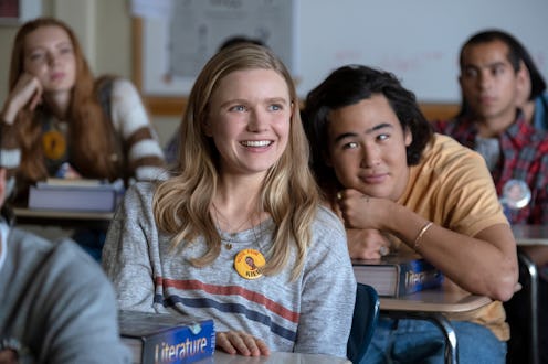 Hadley Robinson as Vivian, Nico Hiraga as Seth in Moxie.
