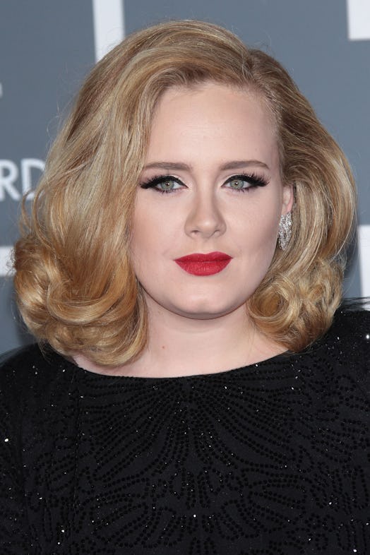 Adele red lipstick at 54th grammy awards 2013