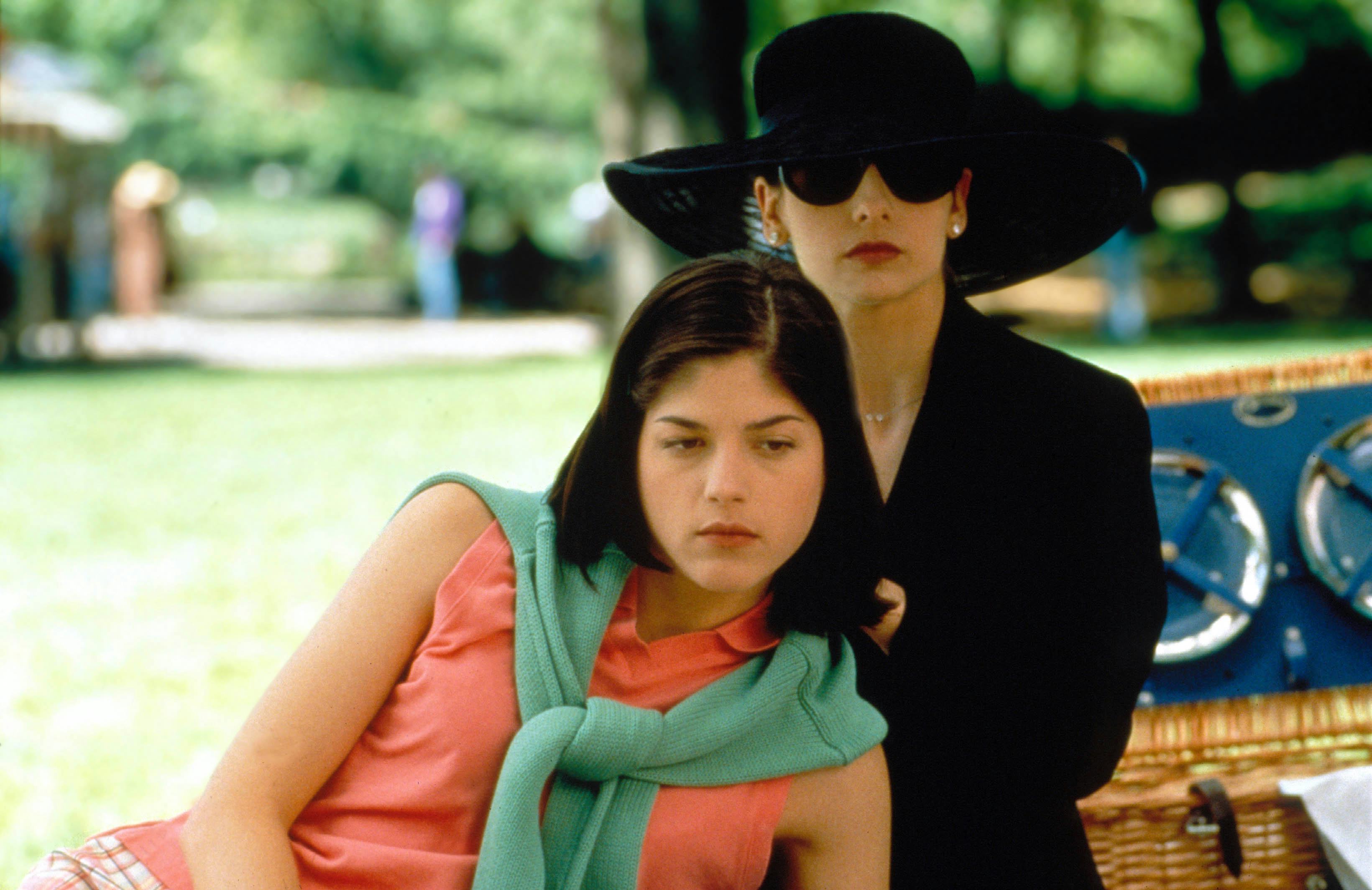 Selma Blair and Sarah Michelle Gellar in 1999's Cruel Intentions