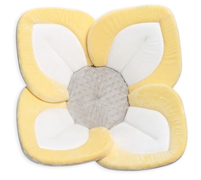 Blooming Bath Lotus in Light Yellow/White/Grey