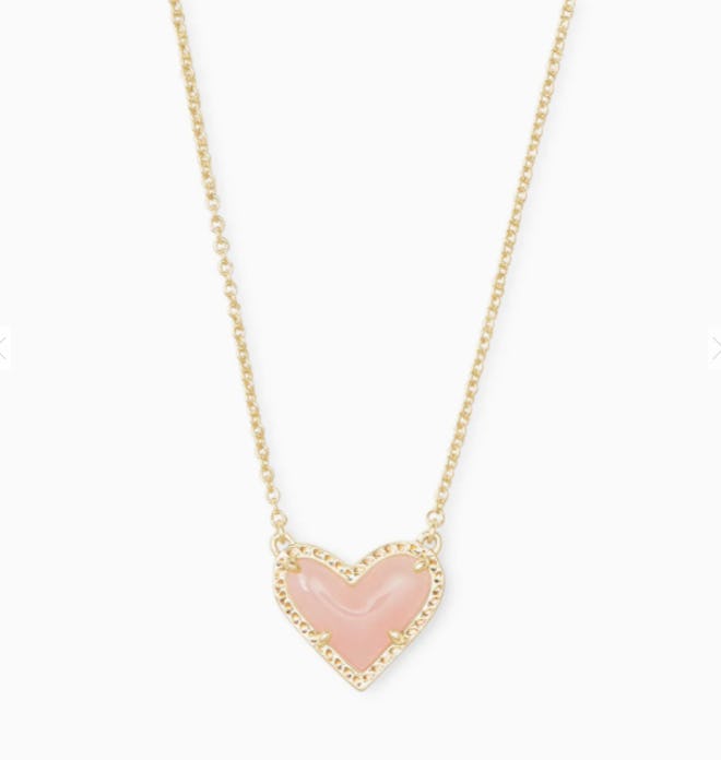 Ari Heart Gold Pendant Necklace In Rose Quartz