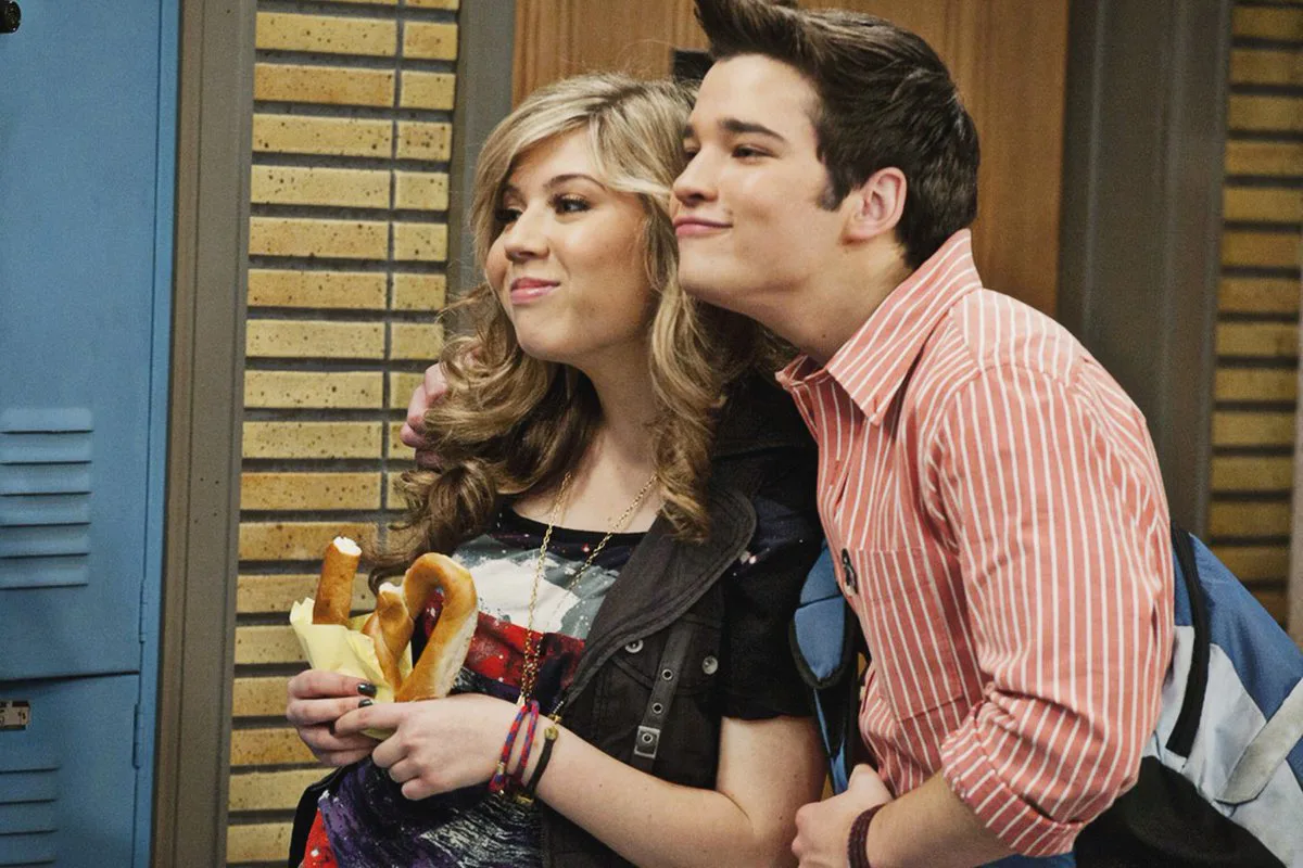 Will The Icarly Reboot Address Sam Freddie S Relationship Fans Need To Know