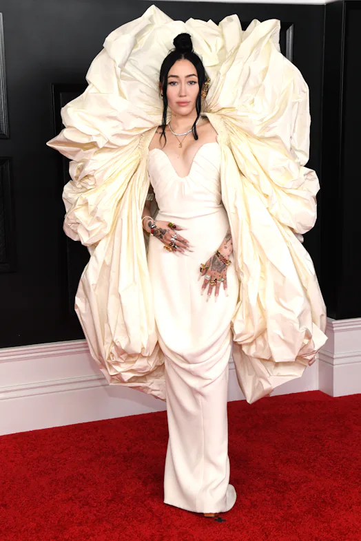 Noah Cyrus' 2021 Grammys Dress Was So Dreamy Noah Cyrus' 2021 Grammys Dress Was So Dreamy
