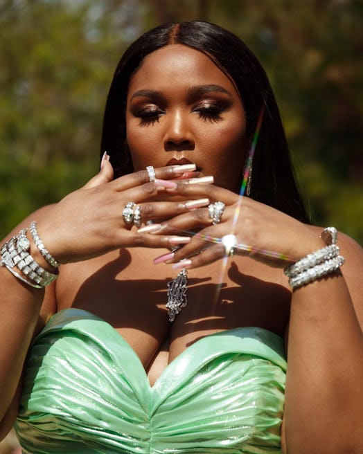 Lizzo red carpet 2021 Grammy nails