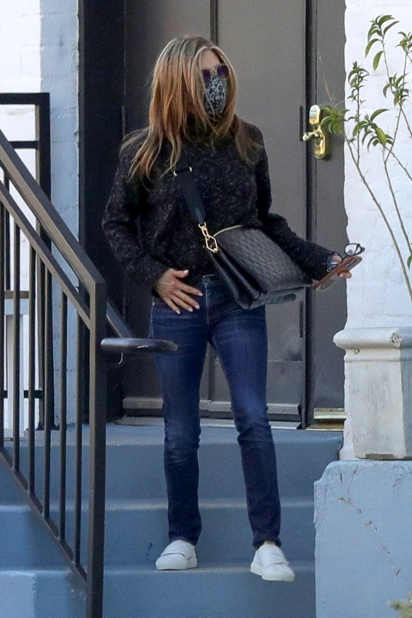 Jennifer Aniston's Black Bag Is The One All It-Girls Want For Spring