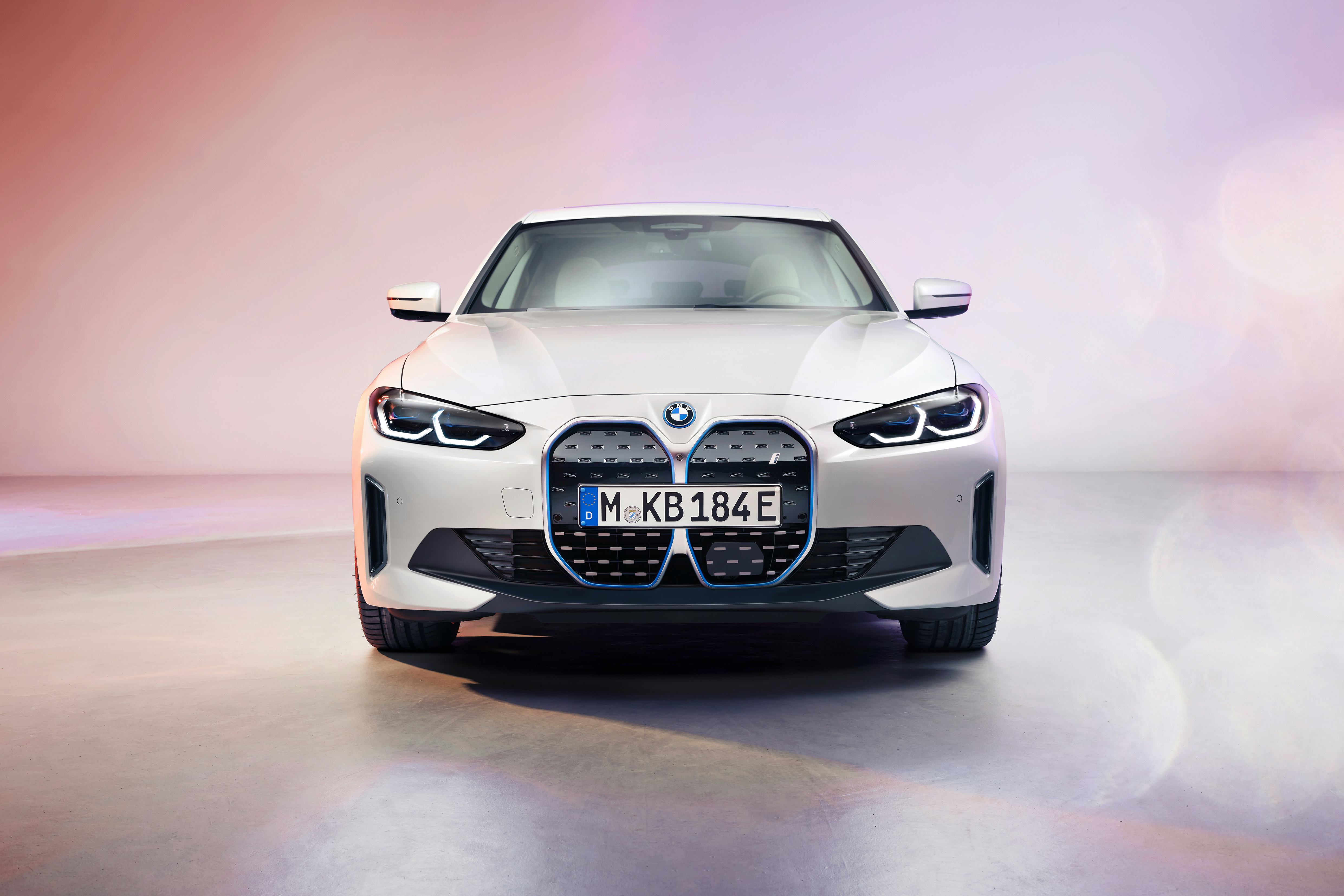 2021 bmw i4 first look online