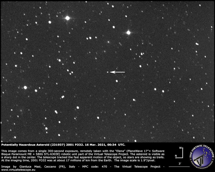 A field of stars with an arrow pointing to the asteroid visiting us this weekend. 