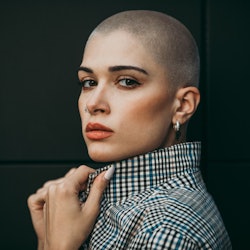 How to grow out a buzz cut, according to stylists.