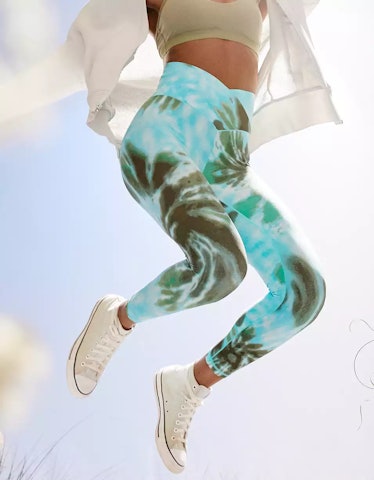 Aerie's Viral Crossover Leggings Come In Tie-Dye Now, But Act Fast