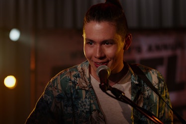 Mason Temple as Hunter singing "I Can Barely Breathe" on Netflix's 'Ginny & Georgia'