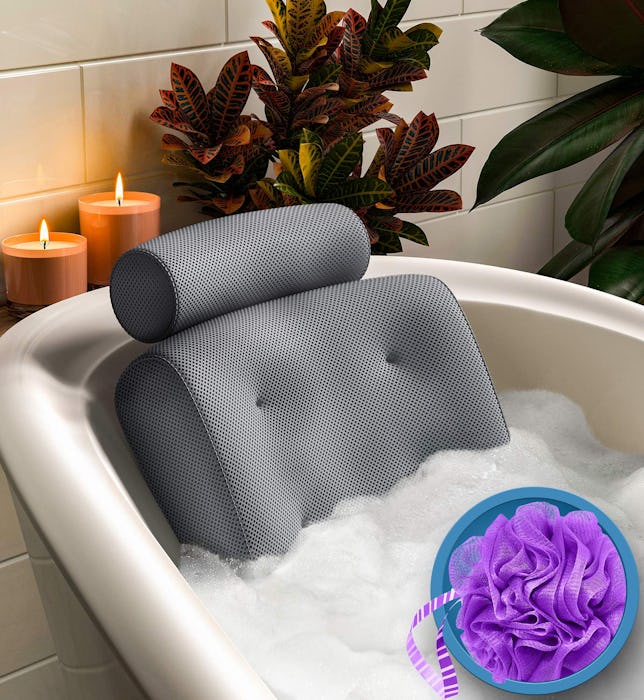 Everlasting Comfort Non-Slip Bathtub Pillow