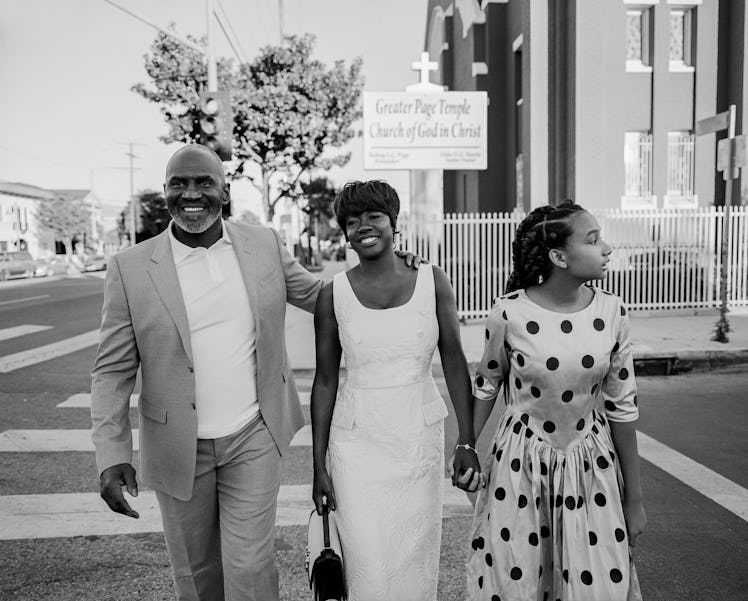 Julius Tennon, Viola Davis, and daughter Genesis Tennon walking 