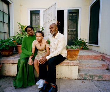 Viola Davis, Genesis Tennon, and Julius Tennon sitting on a porch