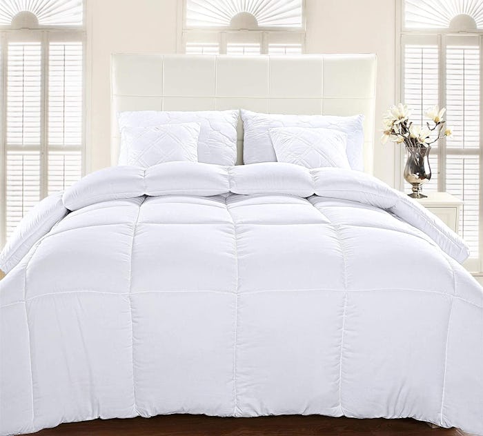 Utopia Bedding Quilted Comforter