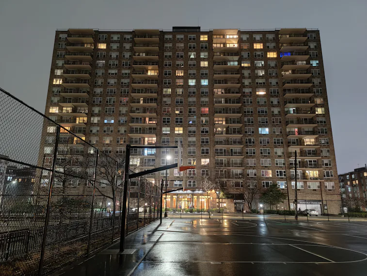 Oneplus 9 Pro Vs Galaxy S21 Ultra Which Phone Takes Better Night Photos