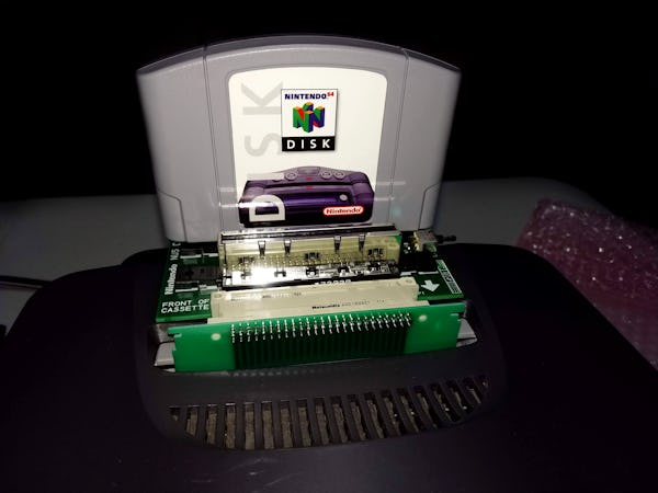 Take a look at the wonder of this newly opened Nintendo 64DD dev kit