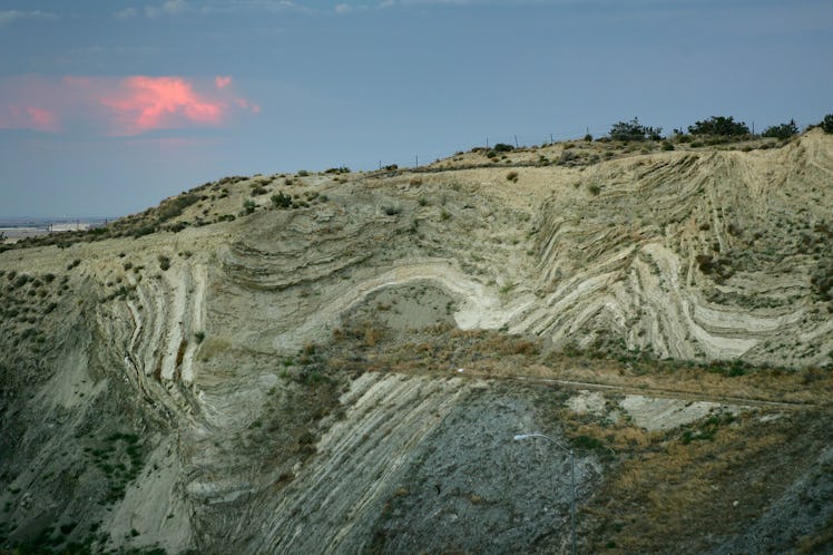 Layers of earthquake-twisted rounds alongside the San Andreas Fault