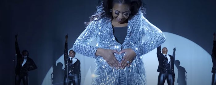Mom-to-be Chrissy Monroe recreates Beyoncé’s pregnancy reveal to share her own special news. 