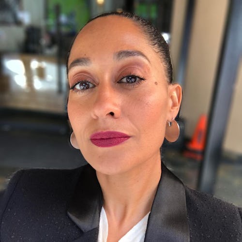 Tracee Ellis Ross at the 2021 NAACP Awards: makeup details and outfits.