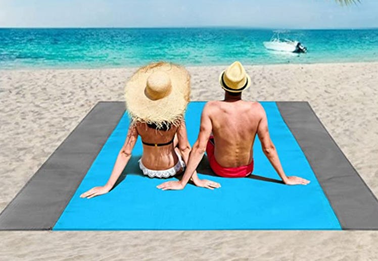 ISOPHO Sand Proof Beach Blanket