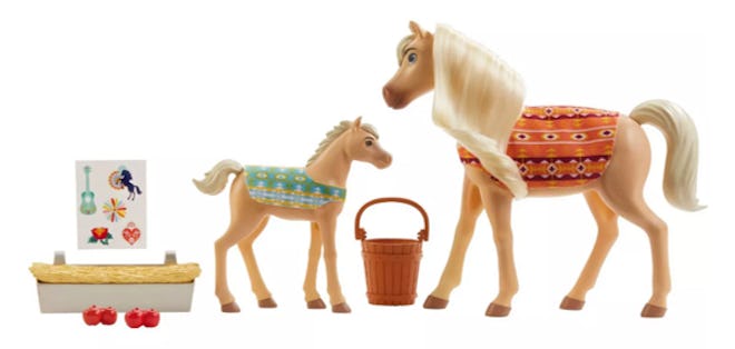 Spirit Untamed Cuddle Colt & Mama Animal Figure & Accessories