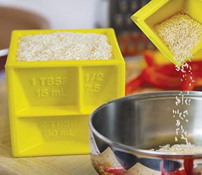 KITCHEN CUBE All-in-One Measuring Cup 