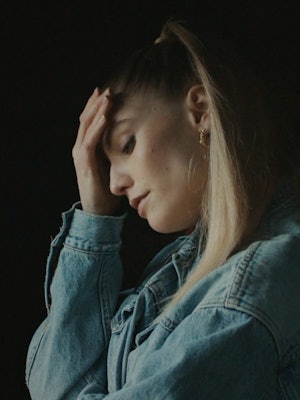 London Grammar music video for 'How Does It Feel'