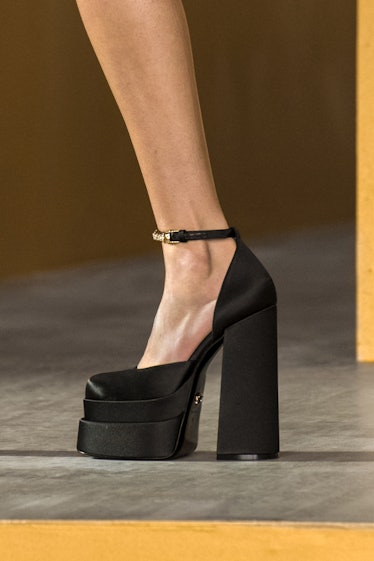 ❦ on X: ariana grande wearing the versace fw21 heels   / X