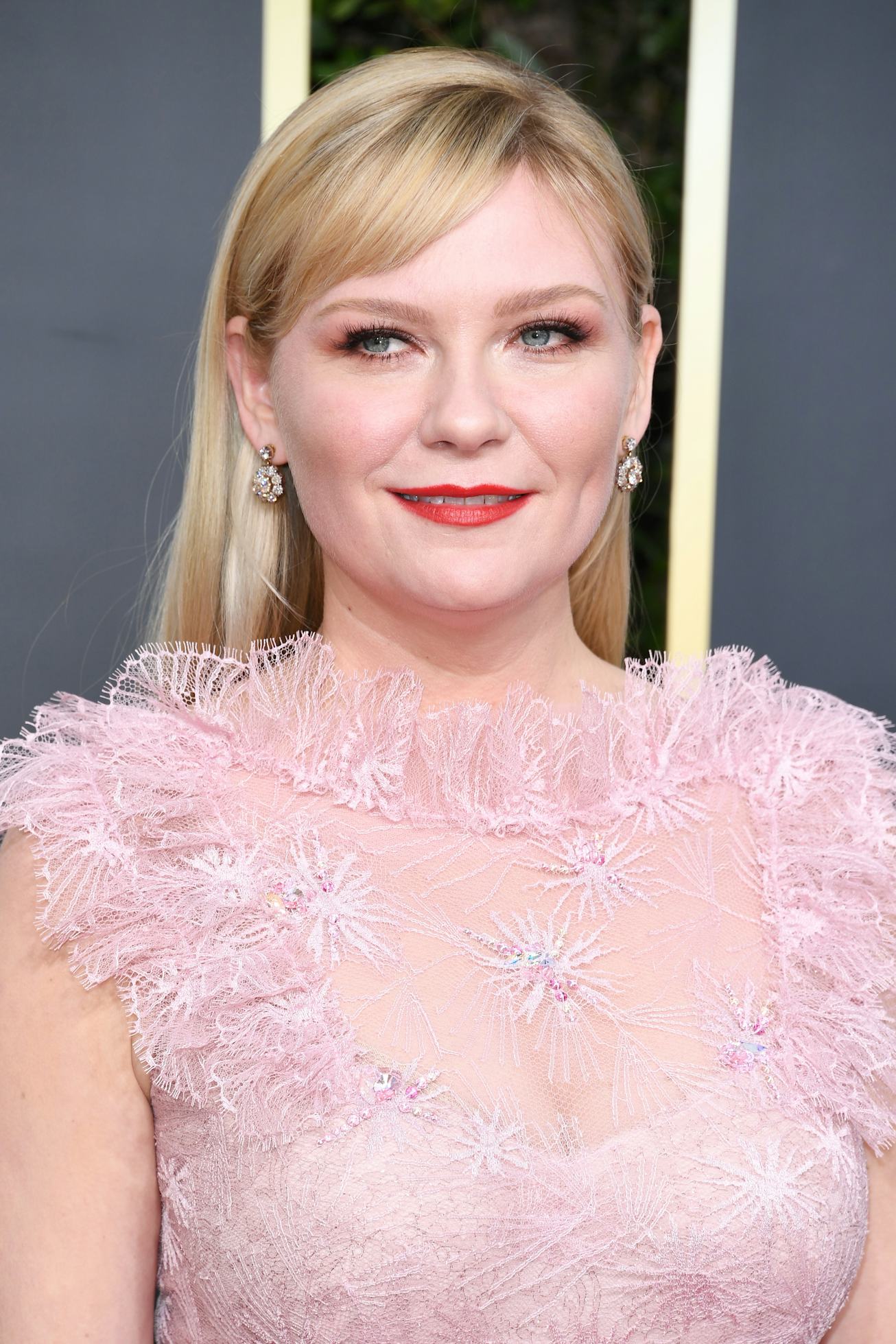 Kirsten Dunst announced her second pregnancy with partner Jesse Plemmons.