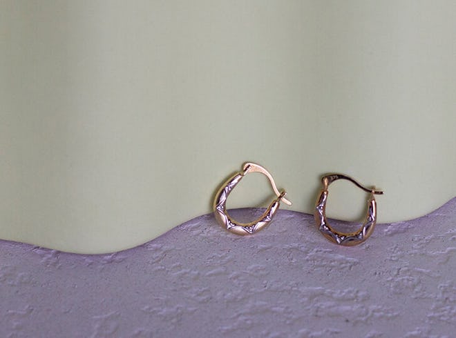 9ct Gold Mini White Detail Oval Hoop