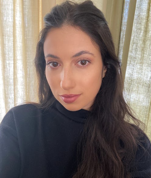 Rebecca Iloulian's selfie wearing the cult-favorite lipstick that looks good on everyone