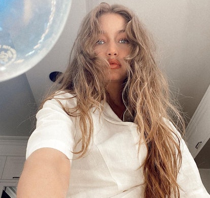 Gigi Hadid posts a selfie to Instagram