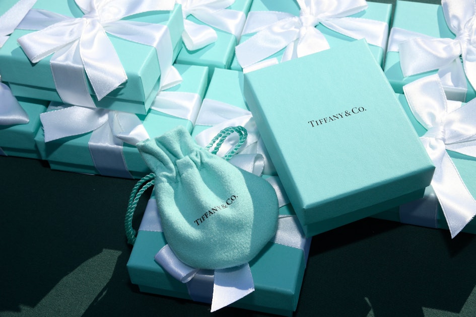 Tiffany & Co. White Gift Wrapping Supplies