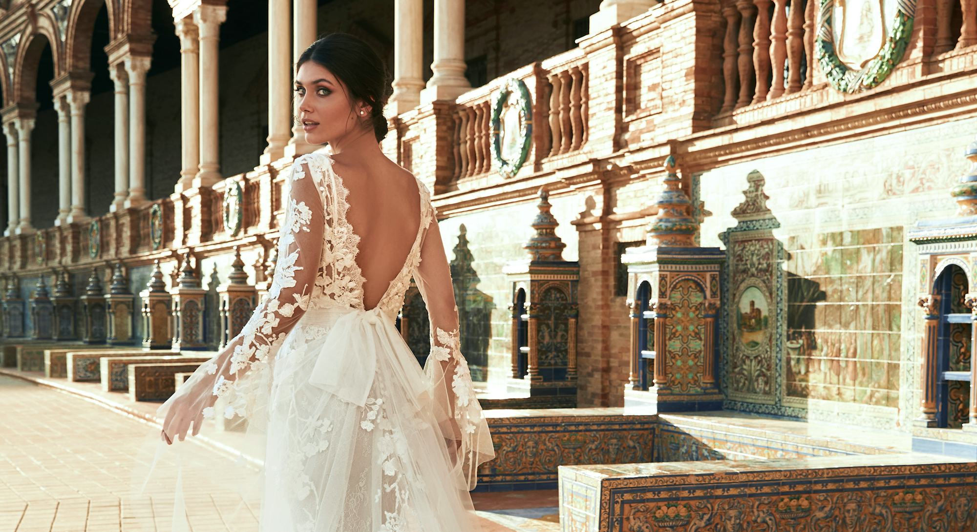 The Spring Summer 2022 Bridal Trends You Should Commit To Memory Summer 2022 Wedding Fashion Campaign