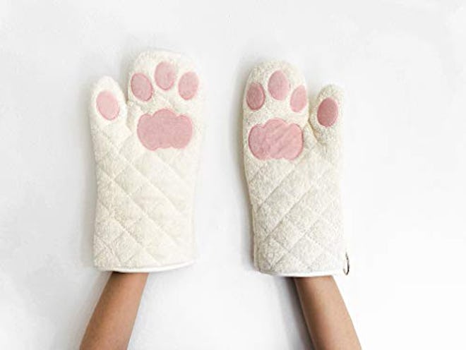 Cricket & Junebug Cat Paw Oven Mitts