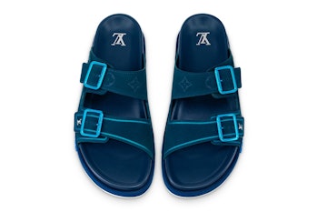 Rafael&Co on Instagram: “#custom#lv#birkenstock  #fashion#turn#your#old#designer#bag#into#a#pair#of#sandals#fashion …
