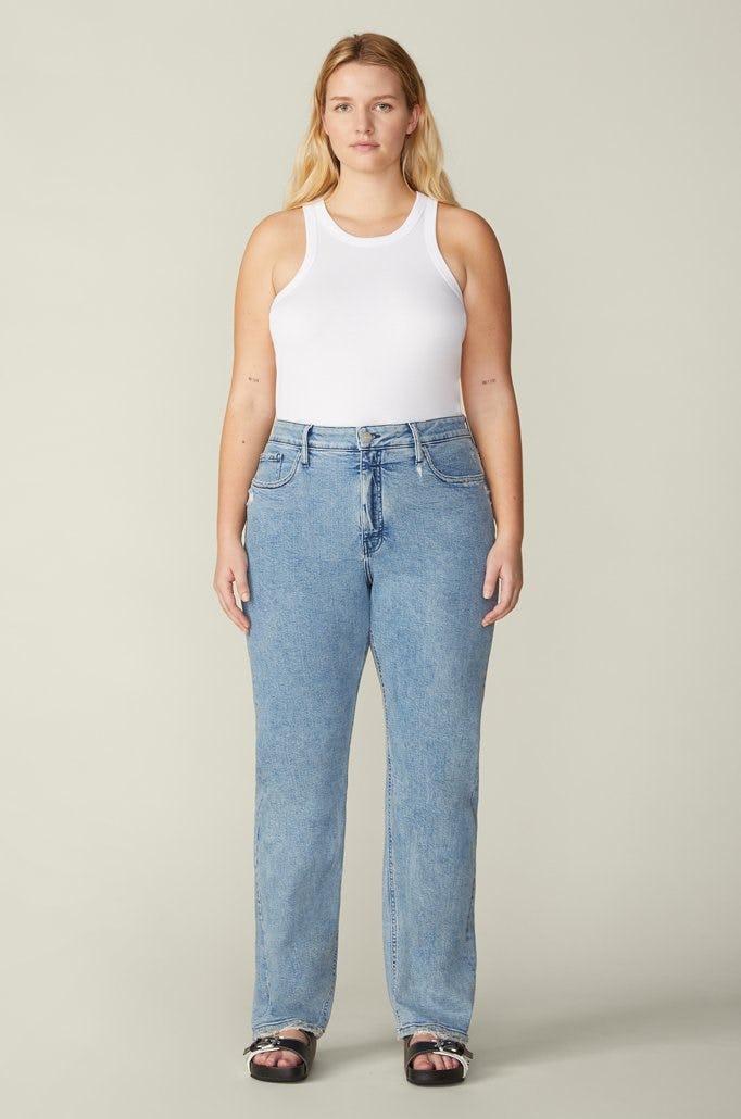 How To Style Baggy Jeans The Anti Skinny Jeans Trend Is Taking Over