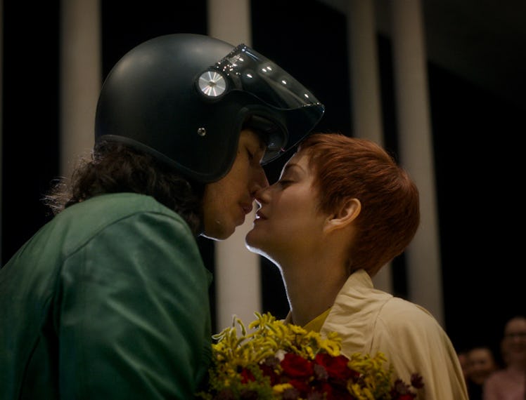 Adam Driver kissing Marion Cotillard
