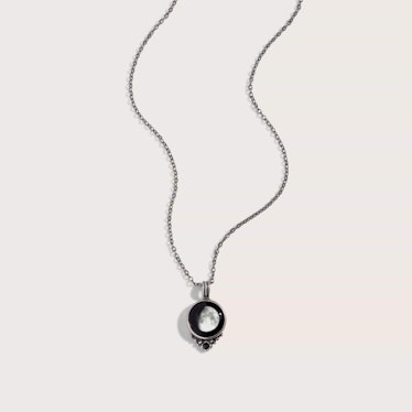 Classic Necklace with Black Crystal