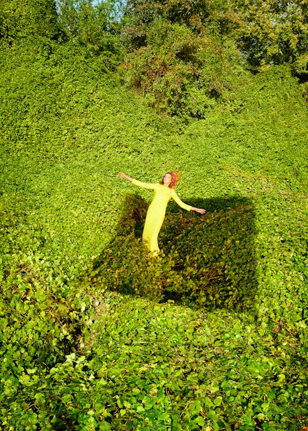 Daria Werbowy in a lime green long eco-friendly dress 