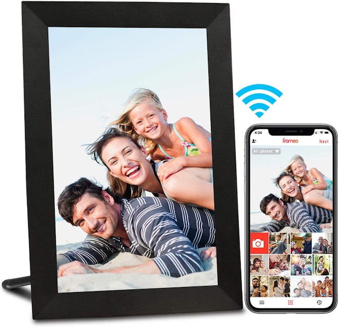 AEEZO Wi-Fi Digital Picture Frame